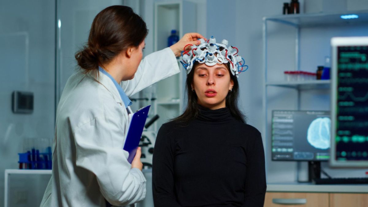 Durante la conversación, la especialista señaló que esta jornada es una invitación a la educación y a reducir el estigma.