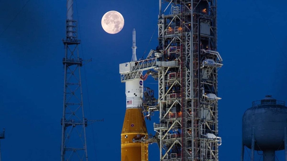 La misión ‘Artemis II’ llevará a cuatro astronautas en un recorrido alrededor de la Luna sin aterrizar en su superficie.