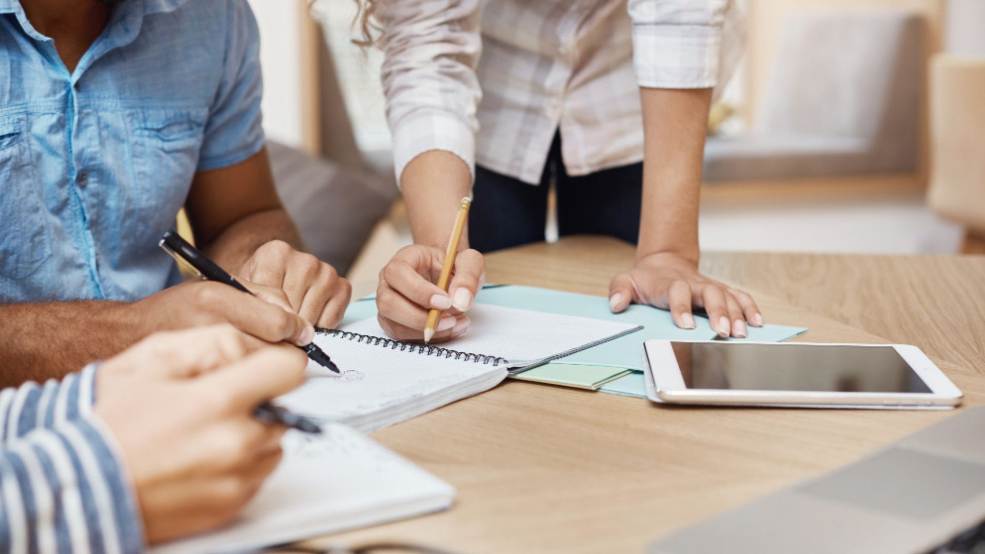 Es importante recordar a los trabajadores, sus derechos en cuantos a los contratos laborales.