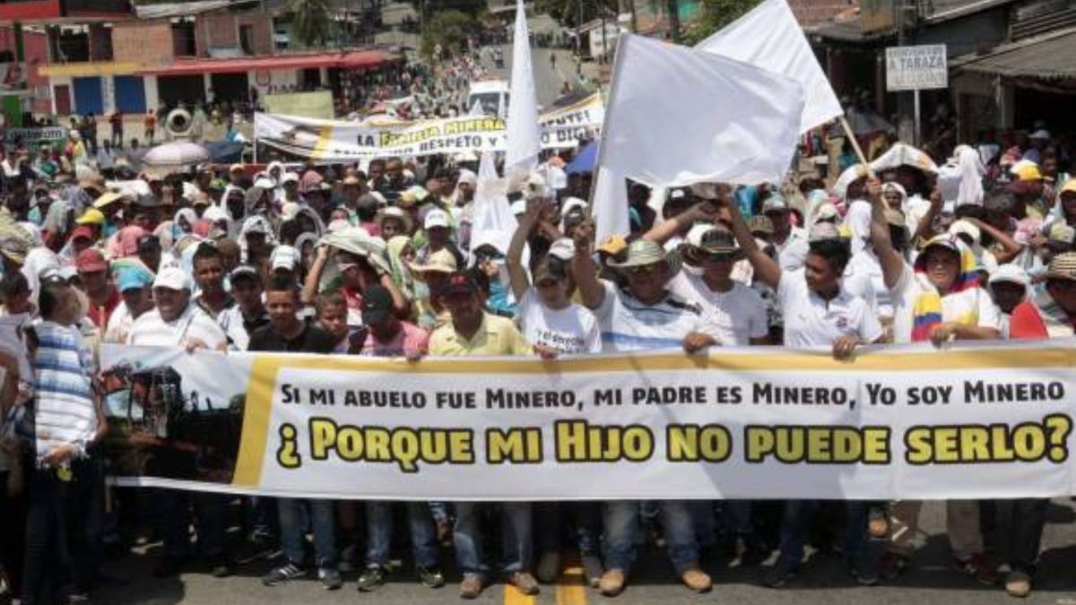 paro minero bajo cauca gobernador antioquia reporte estado vias protestas