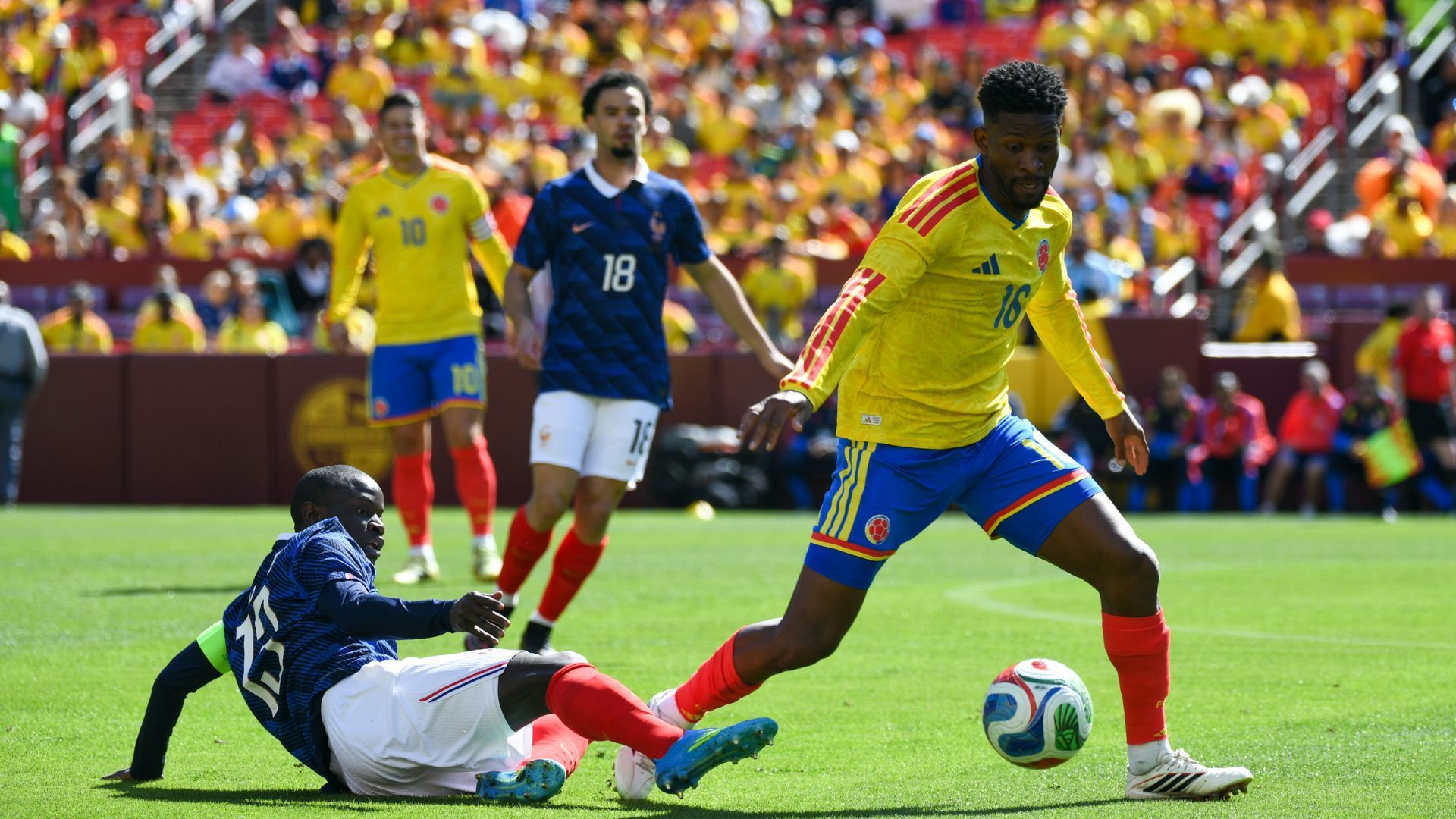 Selección Colombia jugando ante Francia en segundo partido amistoso de la fecha FIFA de marzo