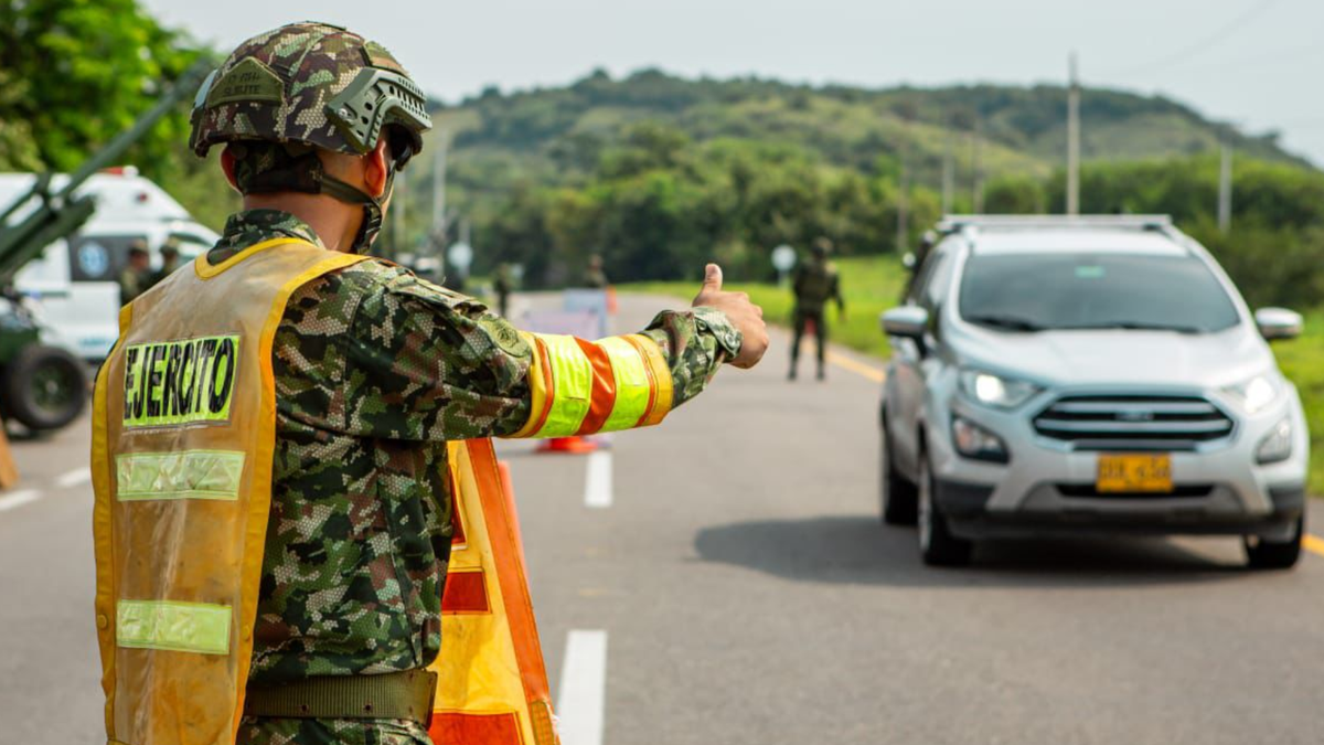Tropas del Ejército Nacional desplegadas en las vías del país.