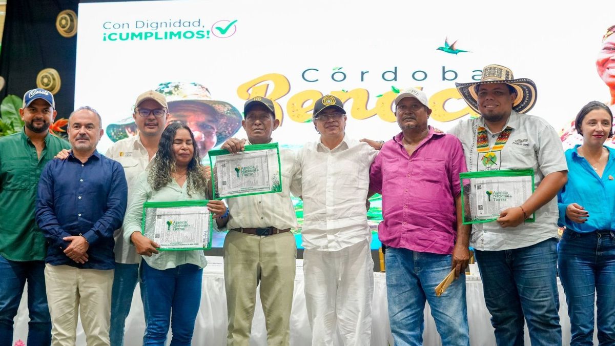 Gobierno Petro entrega 3.600 hectáreas a más de 1.000 campesinos afectados por las inundaciones en Córdoba