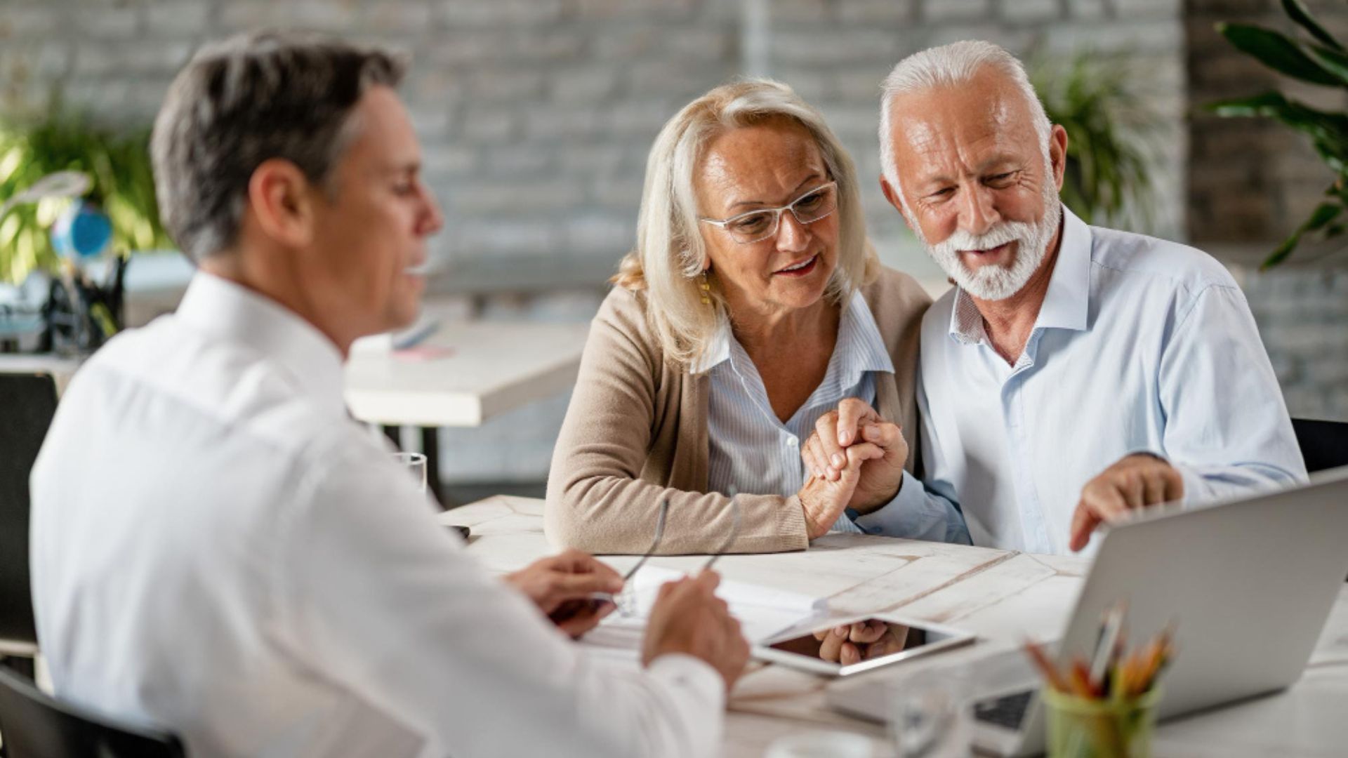 Para poder trasladarse, debe cumplirse con mínimo cinco años de permanencia en el fondo actual y tener más de 10 años para la edad de pensión.