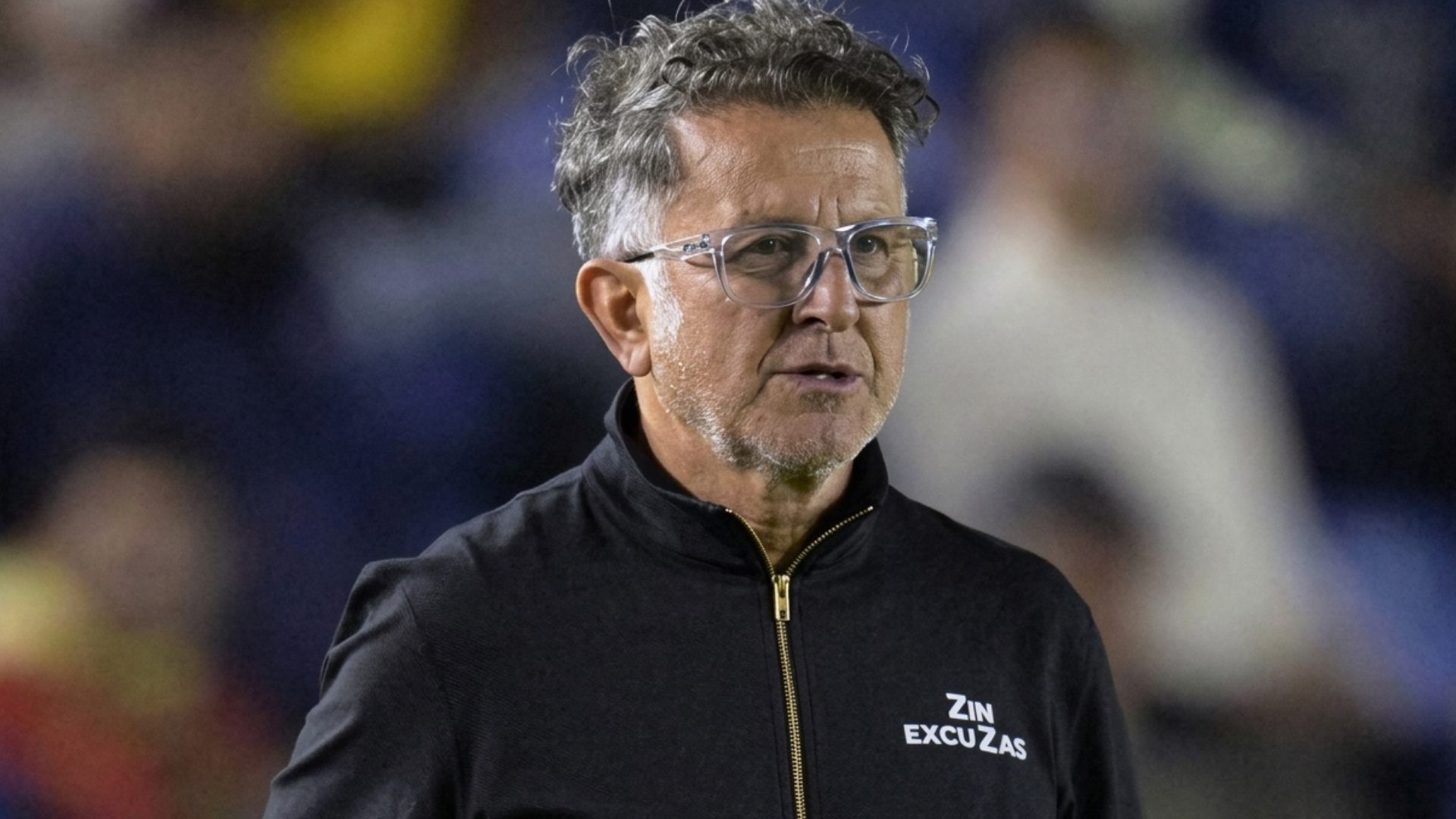 El entrenador indicó que el estilo de juego debe variar por rival.