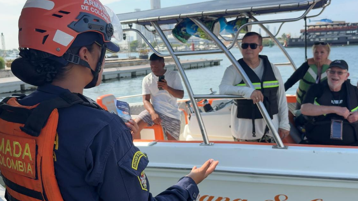 Marinos de la Armada Nacional.