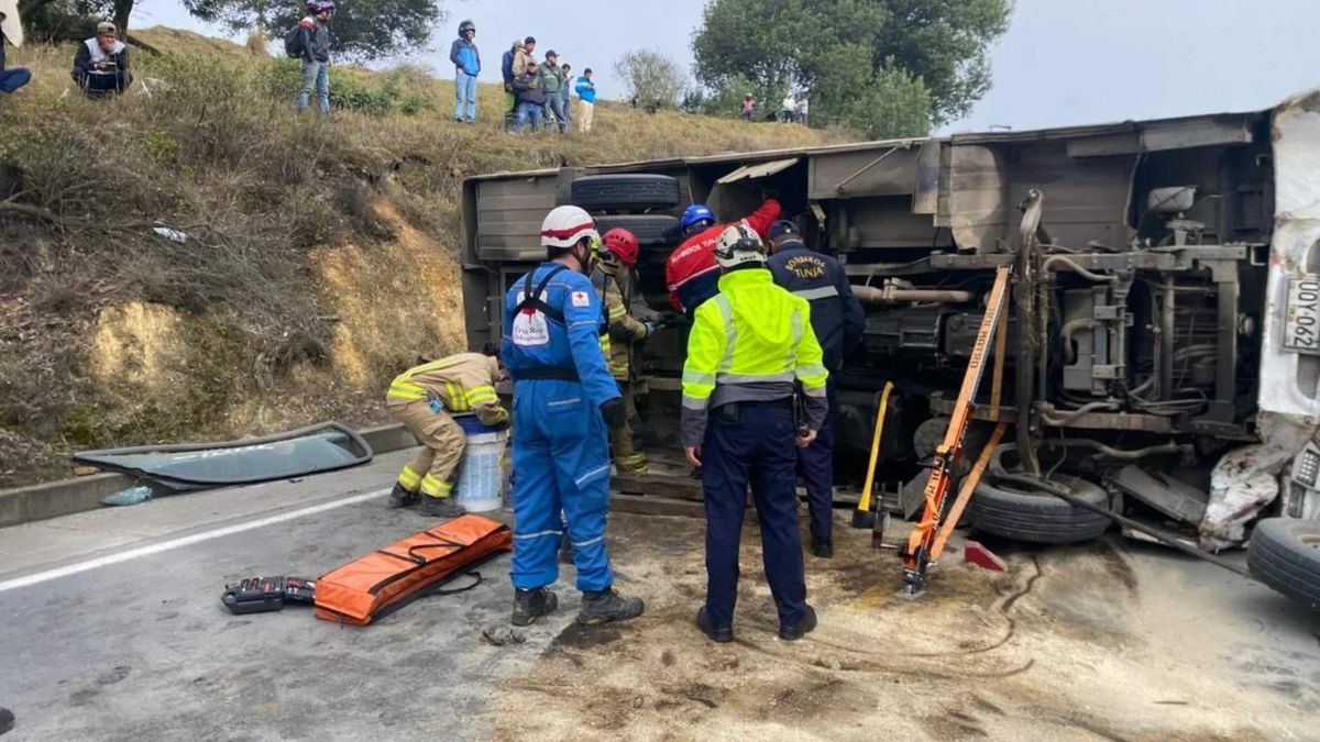 Accidente vial en la vía villa de Leyva - Tunja
