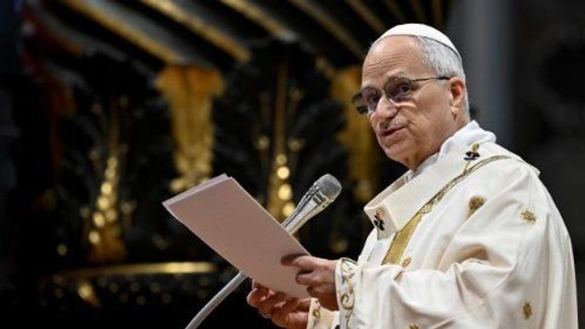 El papa León XIV inició los ritos de su primera Semana Santa como pontífice con la celebración de la Misa Crismal de Jueves Santo en la basílica de San Pedro.