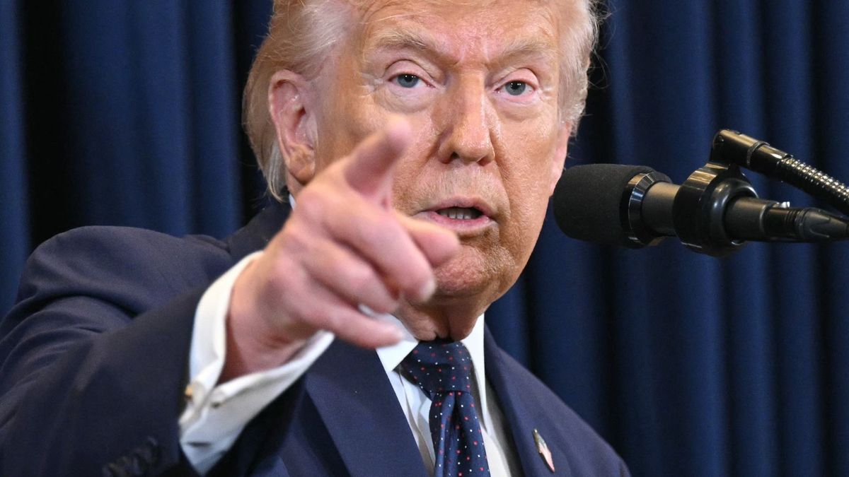 El mandatario expresó en su red social que tomará el control del estrecho.