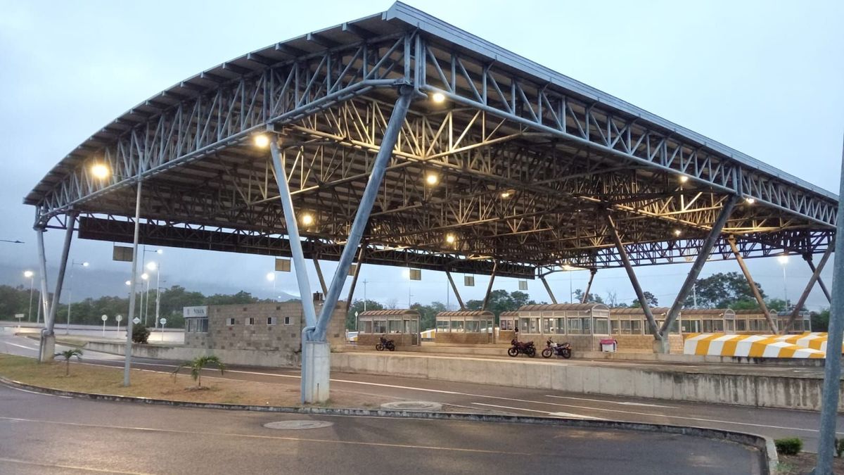 Puente Internacional Atanasio Girardot