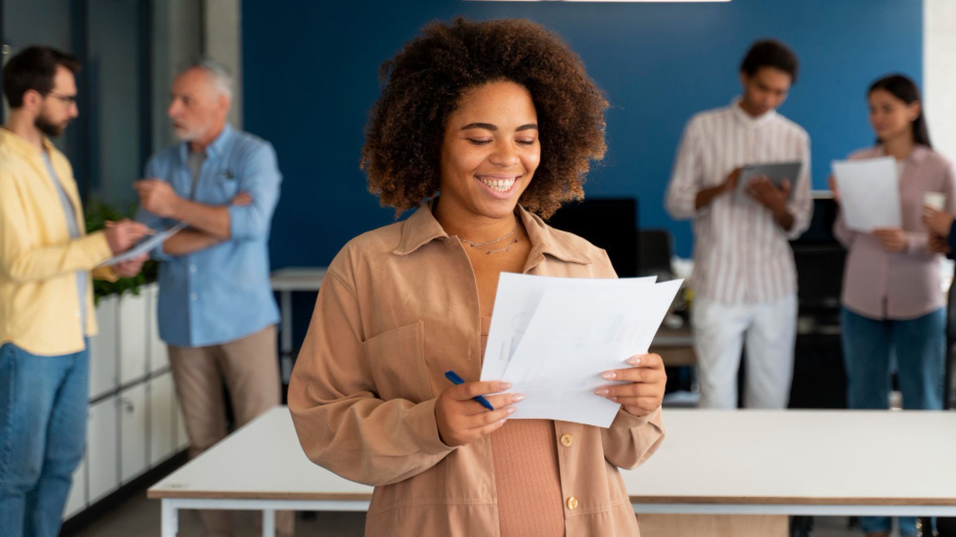 Para facilitar el proceso, se encuentra disponible un video tutorial que explica paso a paso cómo registrar la hoja de vida y postularse correctamente a las ofertas.