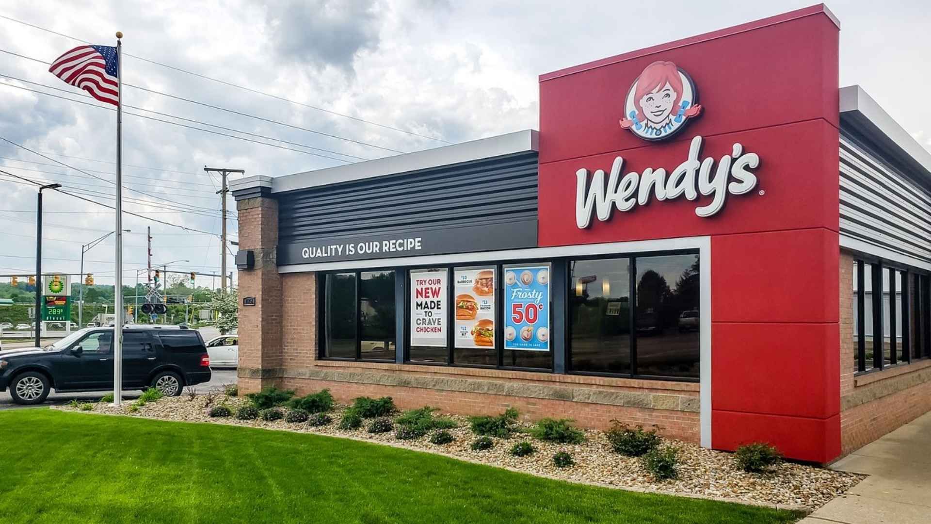 Wendy’s avanza en el cierre de locales con bajo rendimiento como parte de su plan Project Fresh en Estados Unidos.