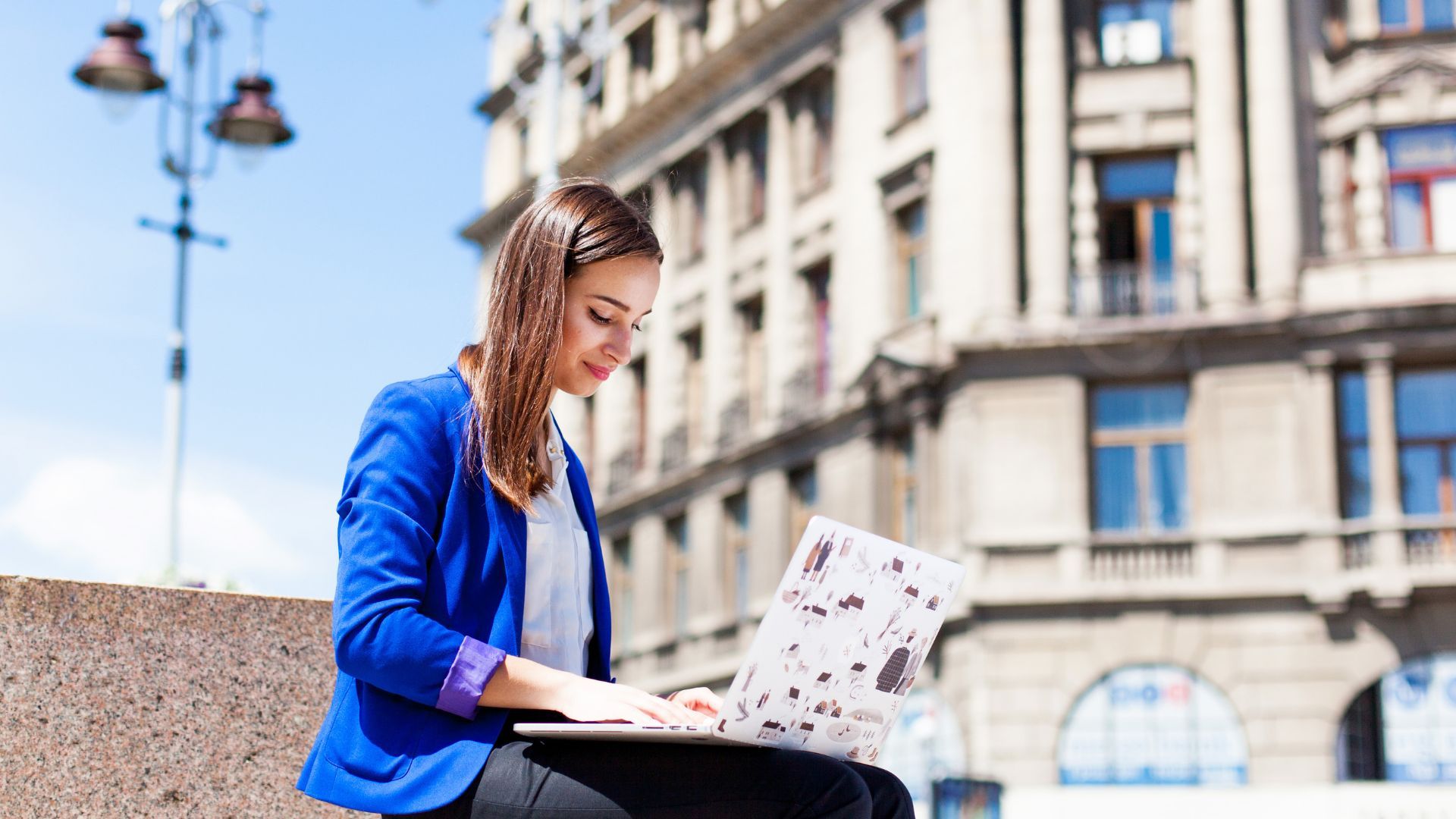 Los interesados deben ser graduados y tener un tiempo de trabajo para aplicar en los descuentos.