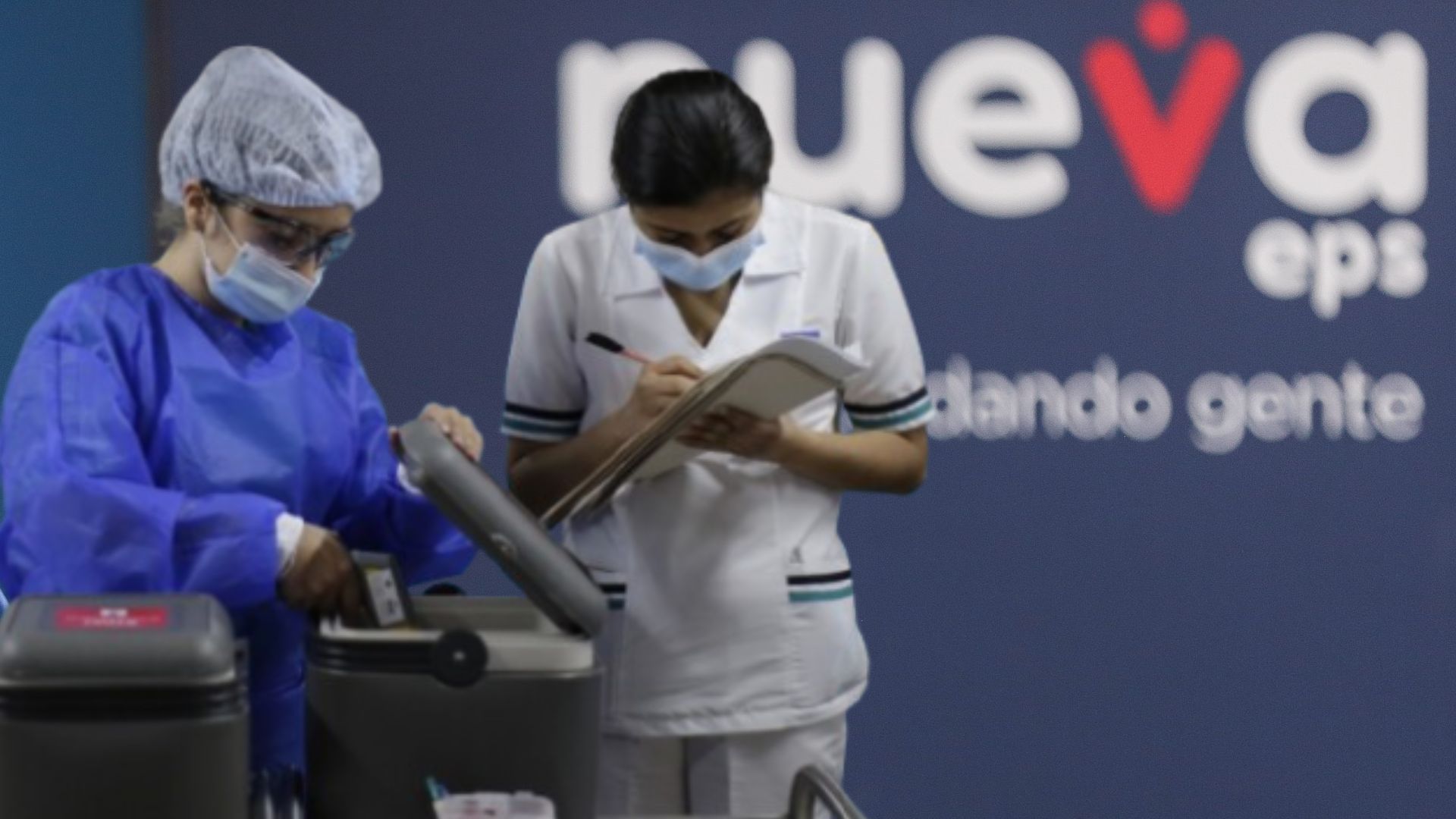 Nueva EPS, personal médico se prepara para la atención de pacientes.