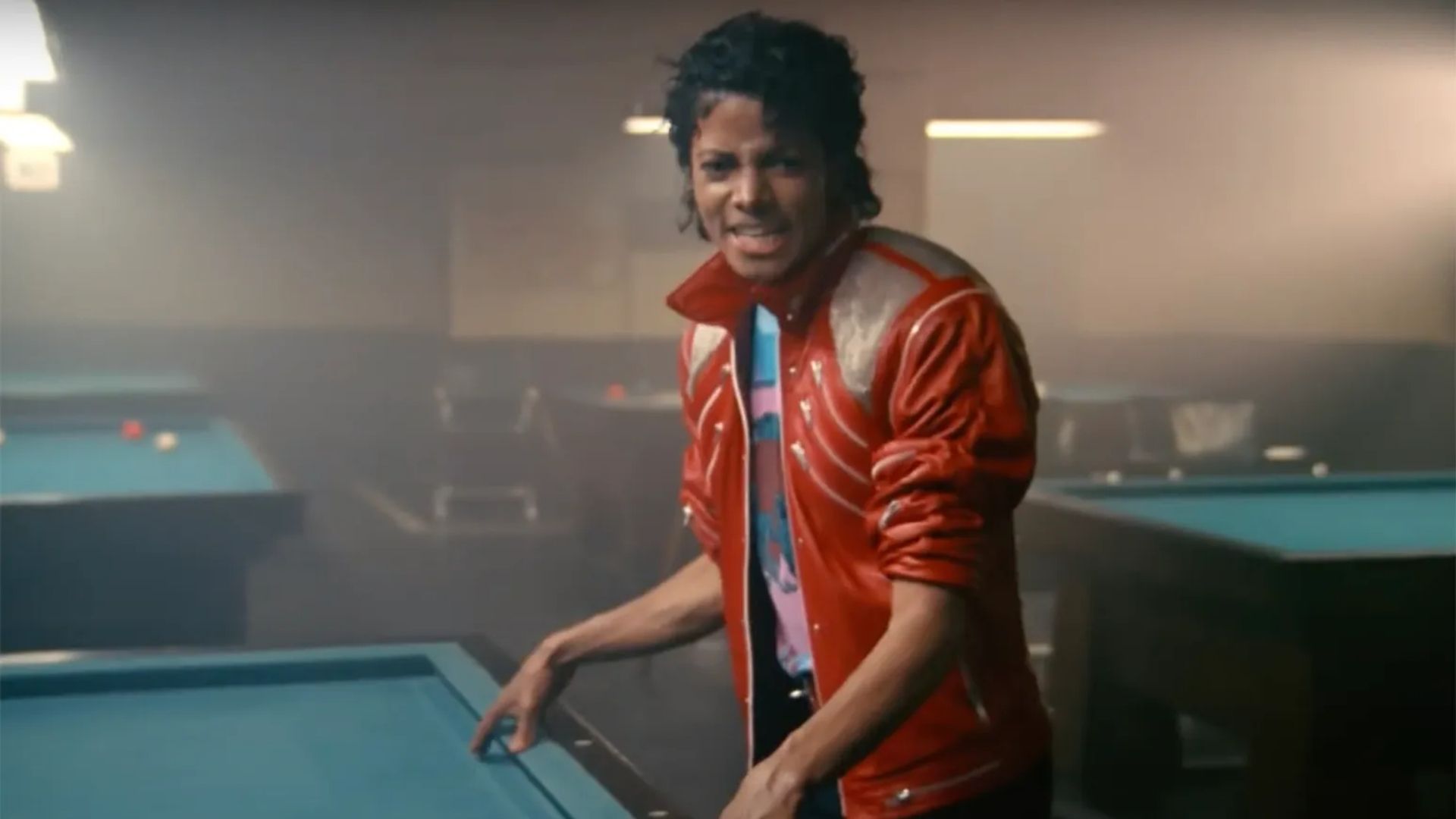 Michael Jackson financió ‘Beat It’ y asumió el riesgo de grabar con pandilleros reales en Los Ángeles.