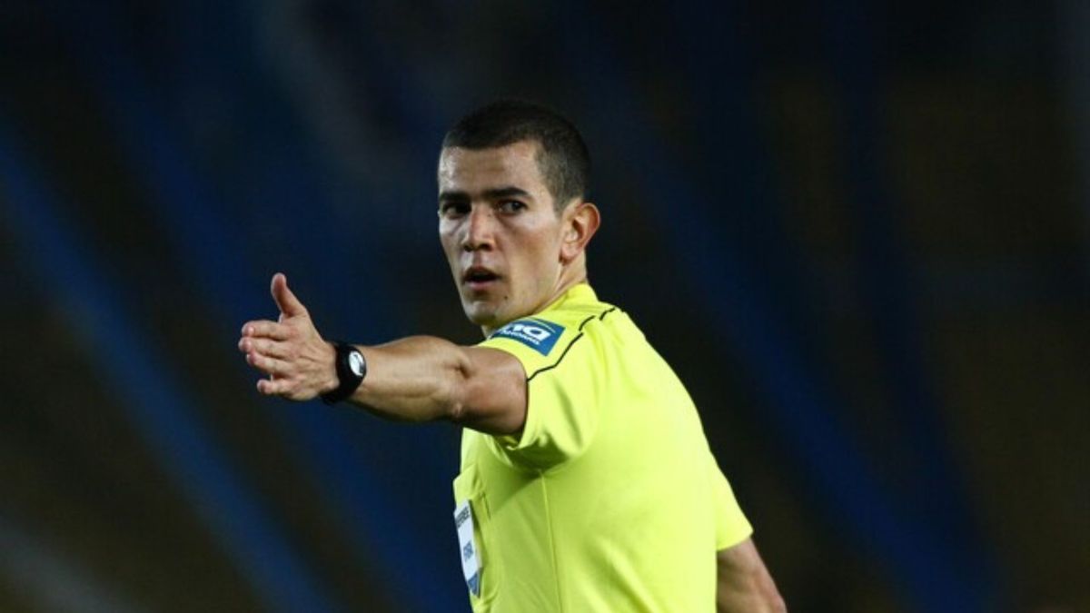 El árbitro colombiano dirigirá partidos FIFA.