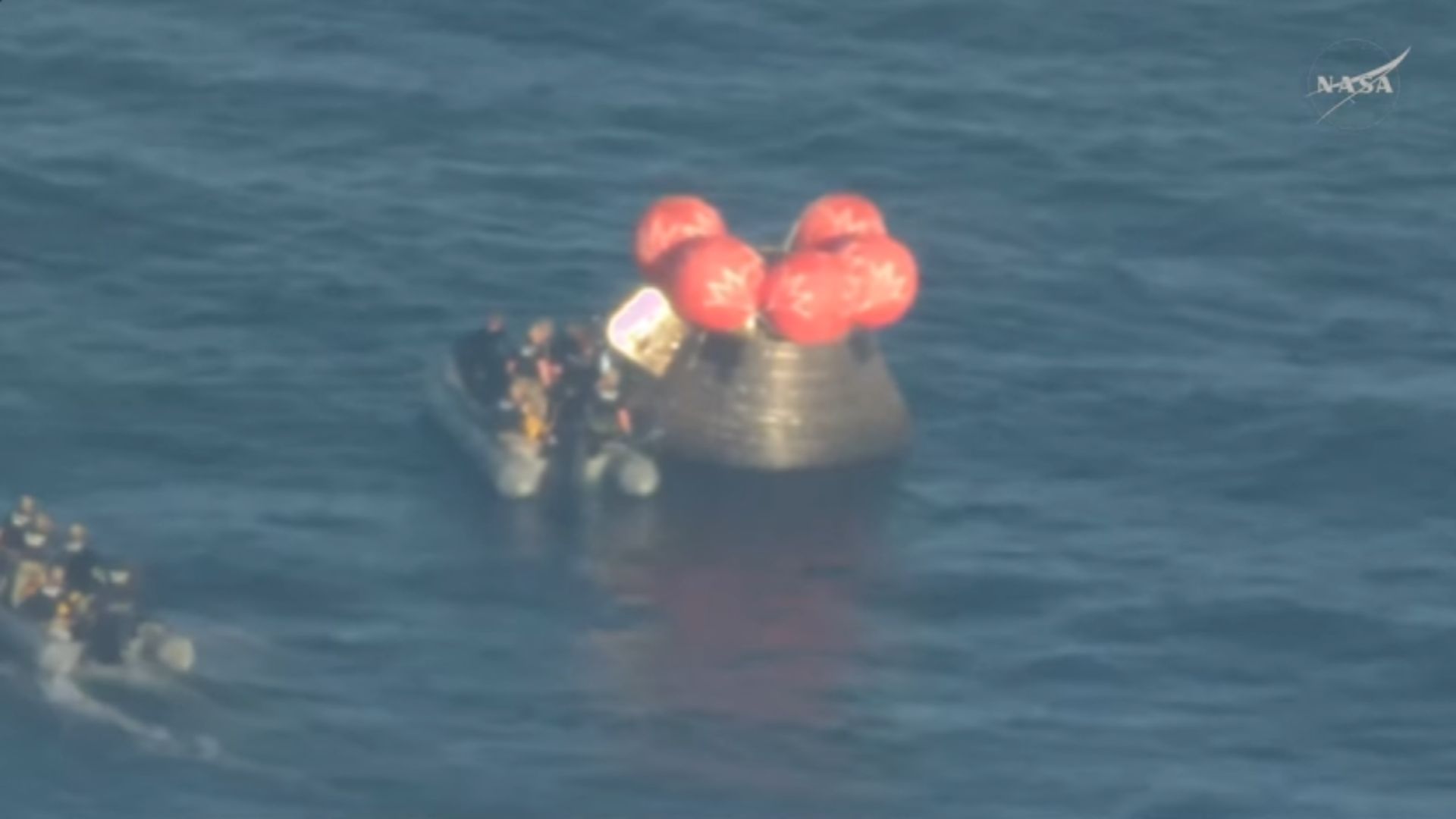Se trasladará en dos flotillas a los tripulantes de Artemis.