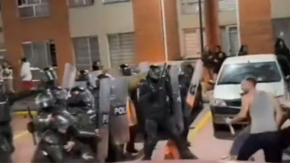 Operativo de la Policía en Usme tras denuncia de abuso a menor terminó en disturbios y dejó un residente lesionado.