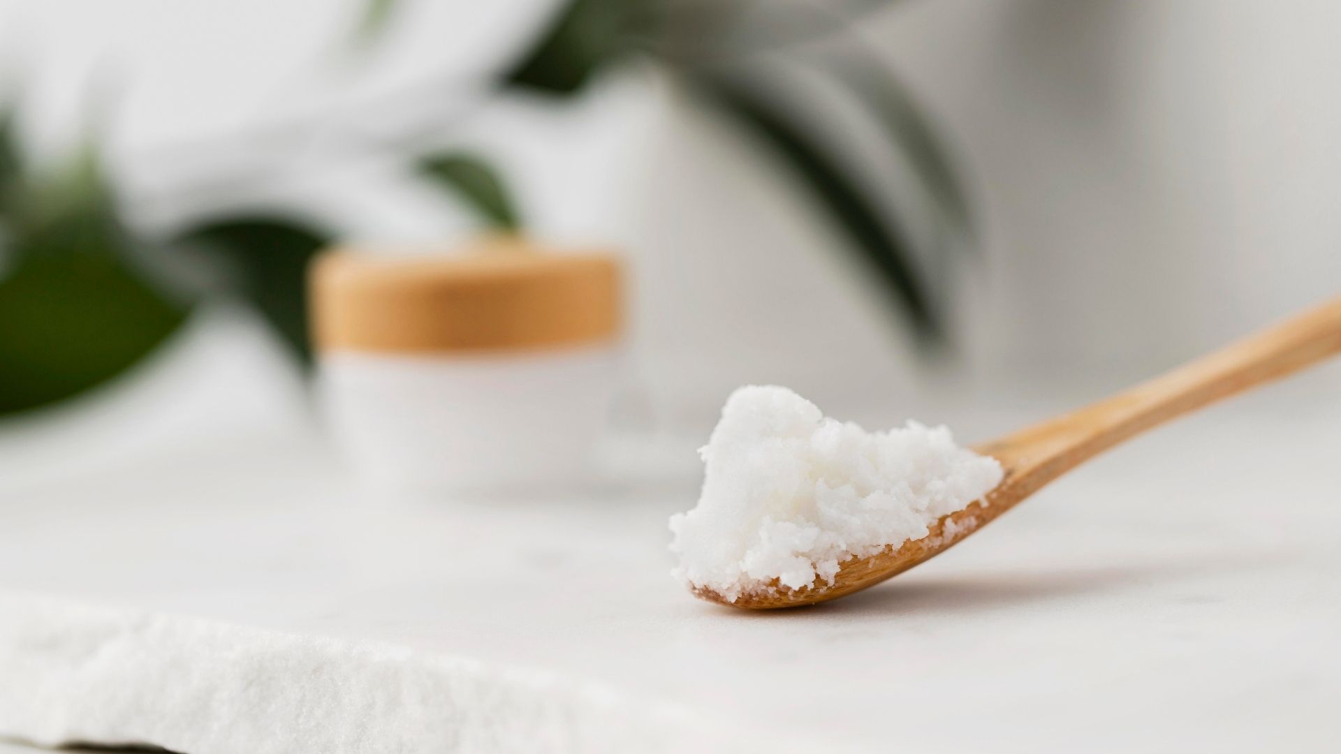 El café reciclado combinado con bicarbonato permite eliminar olores en espacios cerrados del hogar.