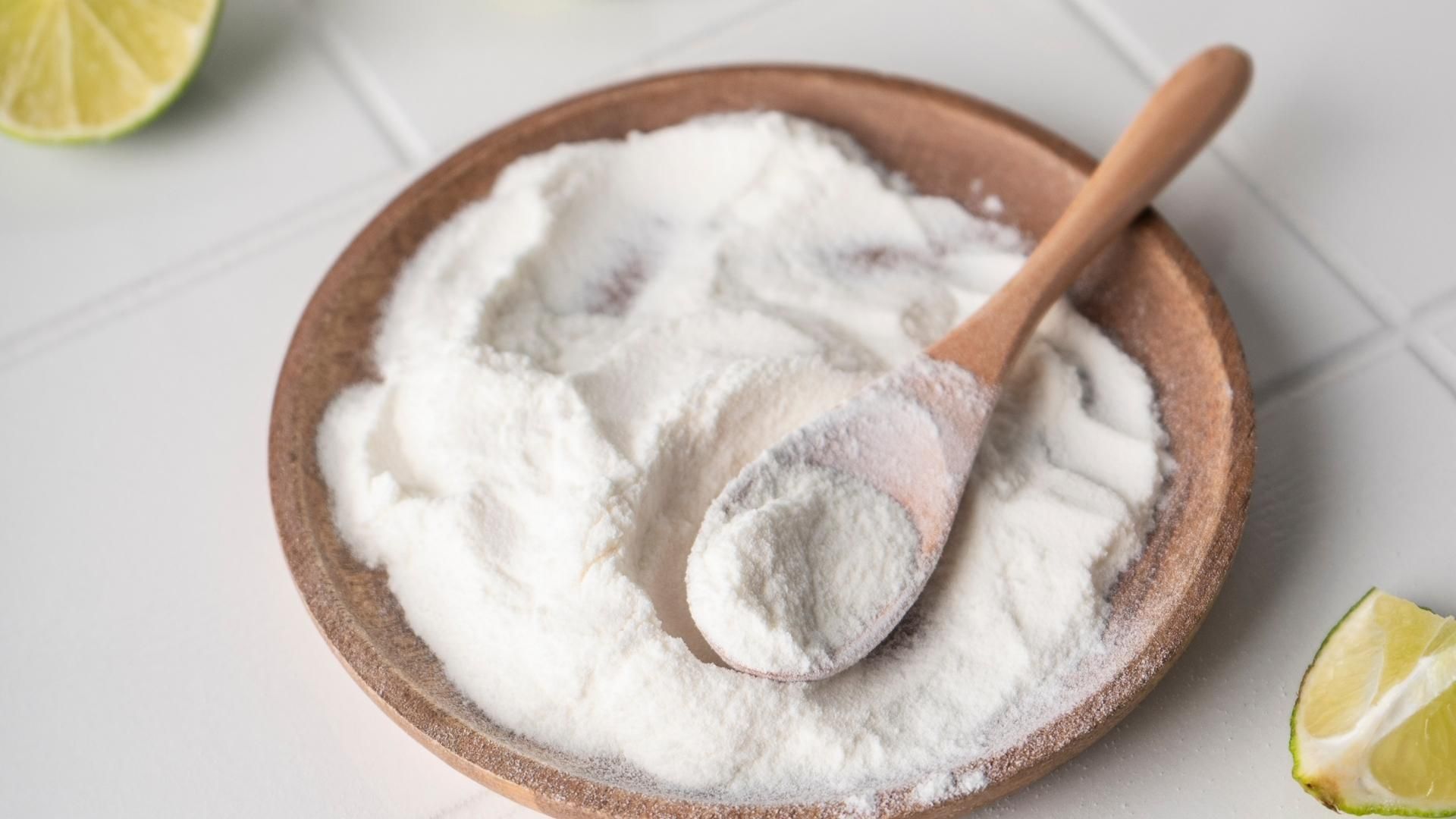 Esta mezcla se emplea en fregaderos para ayudar a desprender restos acumulados en las tuberías.