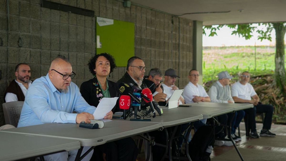 A inicios de abril, el Gobierno y los voceros de la 'Paz Urbana' del Valle de Aburrá anunciaron los ejes del acuerdo al que llegarían. Dos días después, el Ejecutivo suspendió los diálogos por cuenta de la parranda clandestina en la que participó Nelson Velásquez en la cárcel de Itagüí.