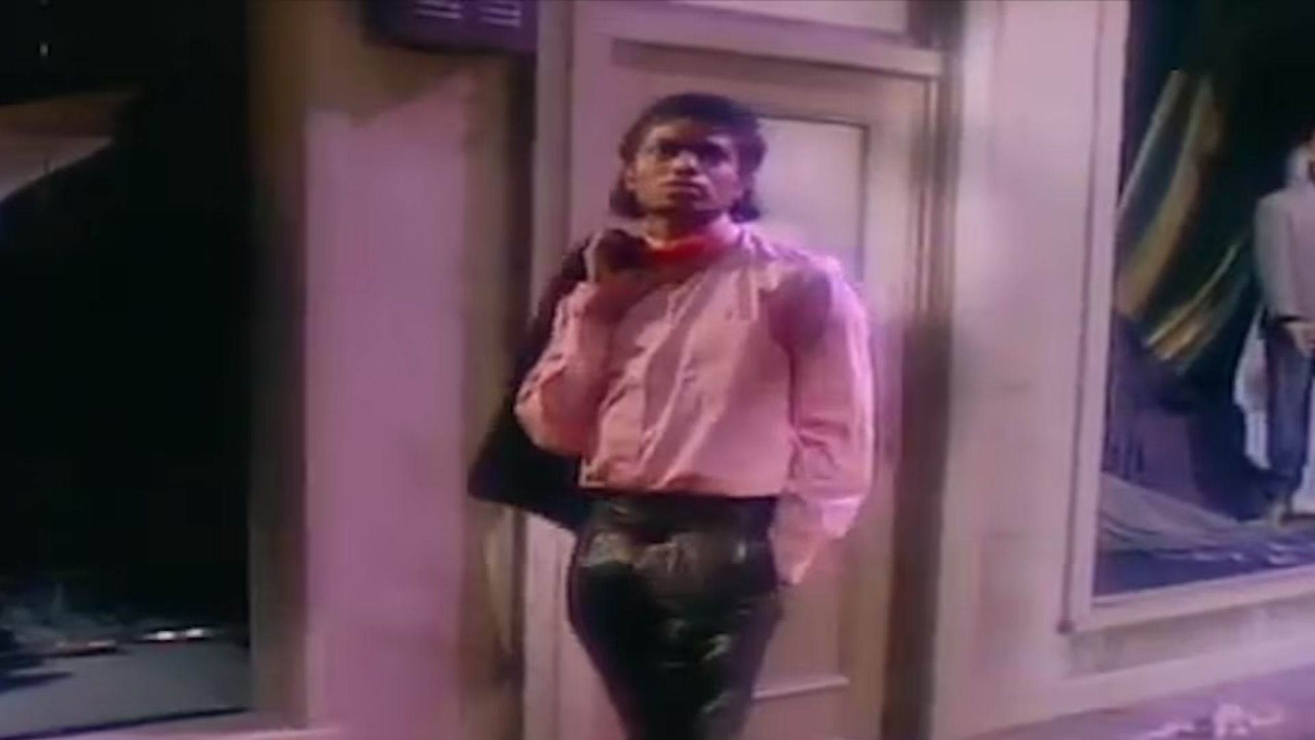 Durante la gala de Motown 25, el intérprete presentó la coreografía de este tema, incluyendo por primera vez el movimiento conocido como moonwalk.