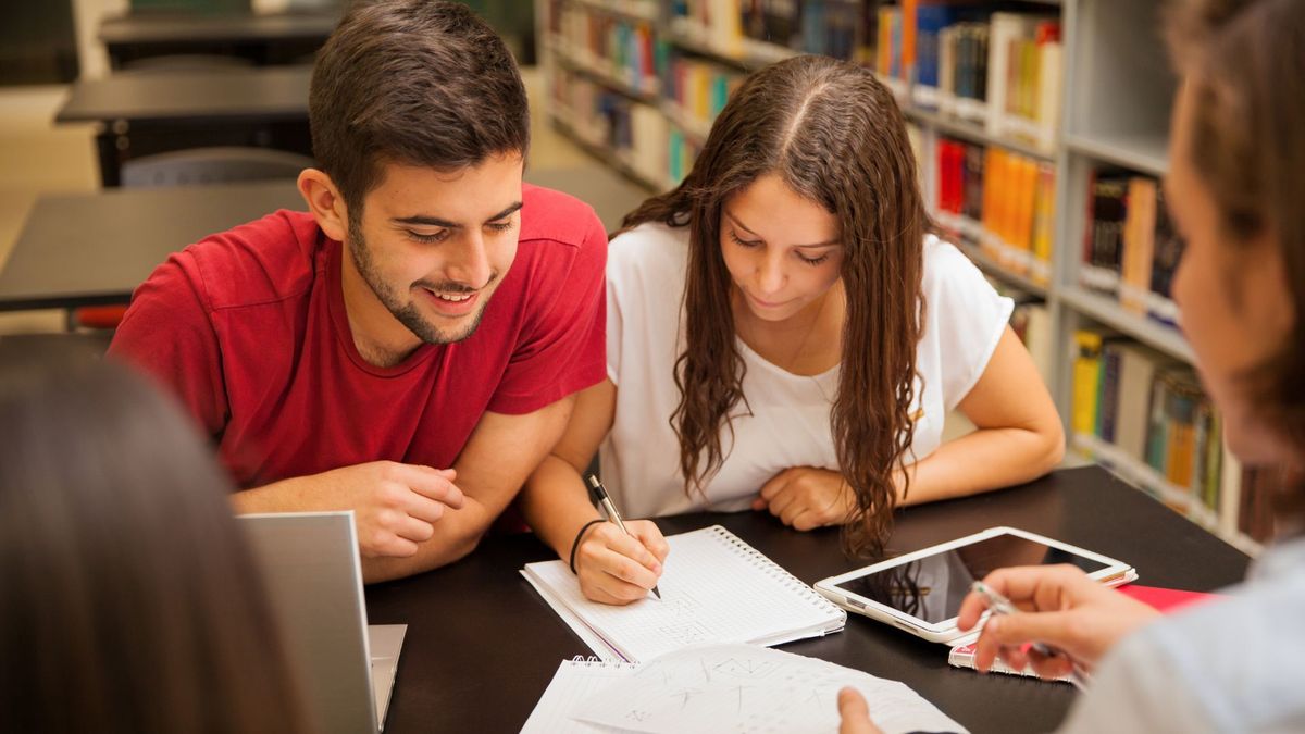 El programa de becas incluye pregrados o posgrados para los interesados.