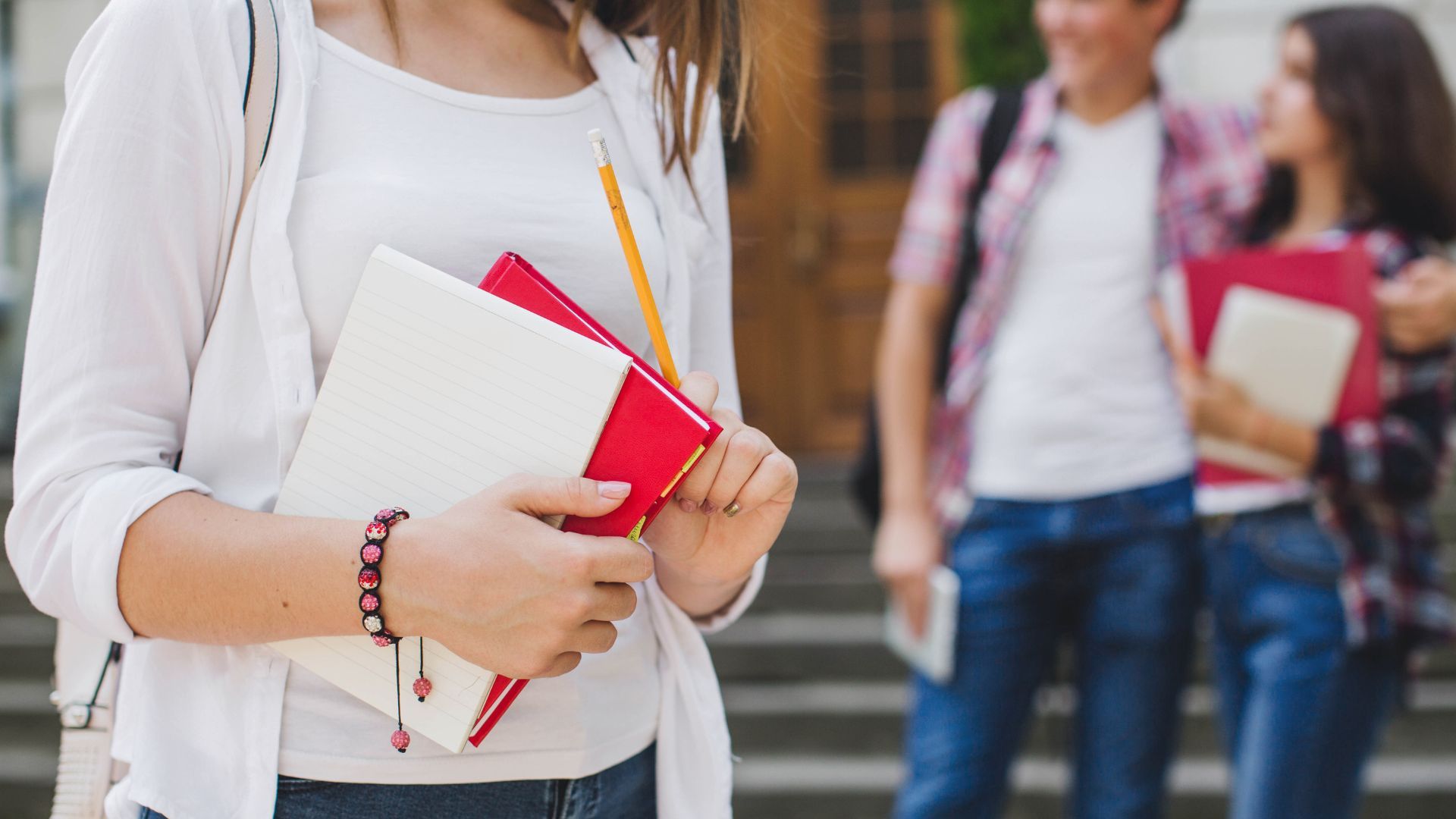 Personas de toda la región podrían aplicar si lo desean.