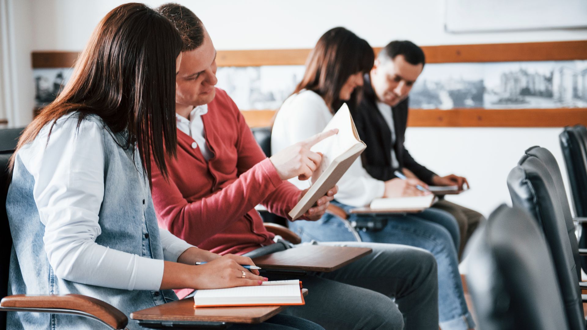 Los beneficiados podrán tomar una carrera o posgrado.