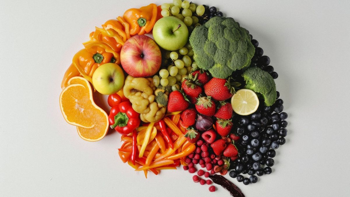 El cerebro requiere alimentos que lo ayuden a mantenerse sano.