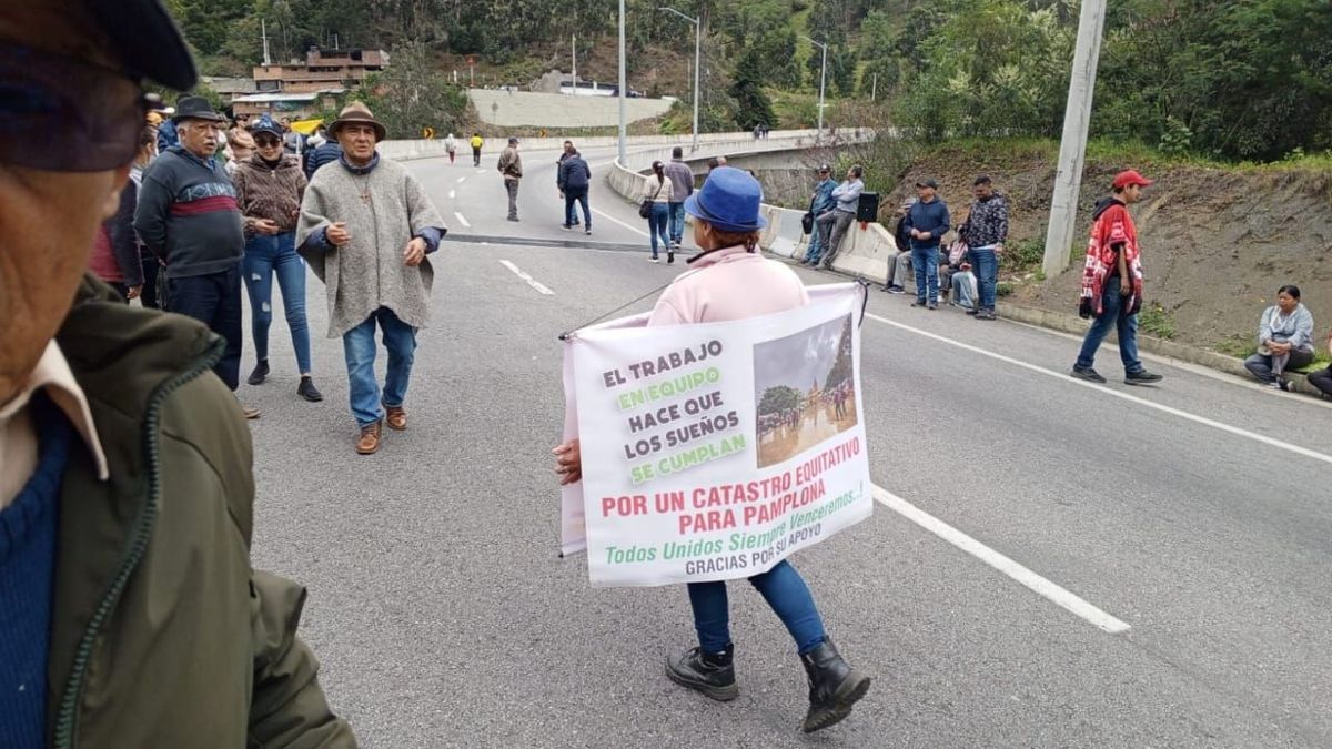 Bloqueo la vía Cúcuta-Pamplona-Bucaramanga
