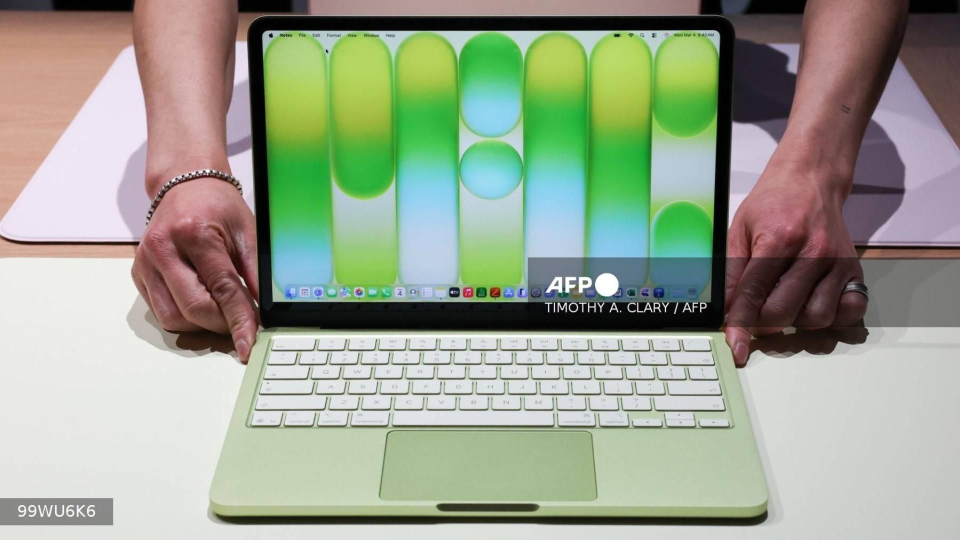 El equipo funciona en tareas básicas, pero presenta restricciones en trabajos exigentes.