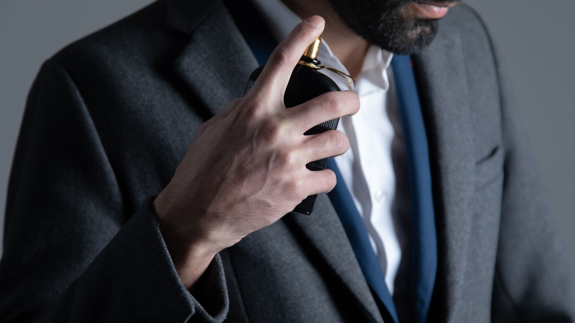 El aroma que usa una persona puede influir en la forma en que es percibida en entornos sociales y laborales.