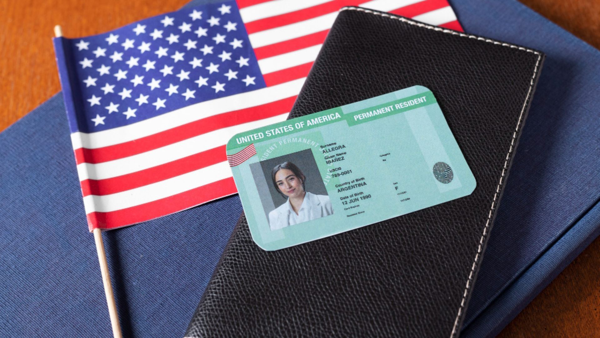 Aunque hay varios caminos para solicitarla —como por familia, empleo, asilo y demás—, todos tienen similitud. 