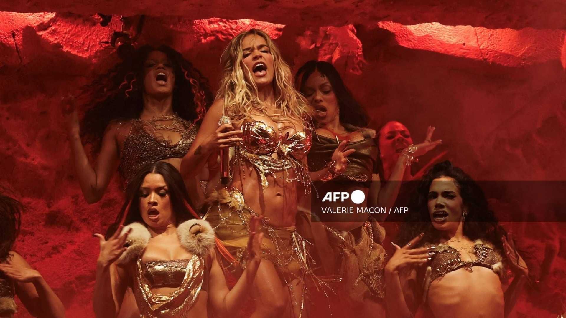 La artista colombiana lideró Coachella 2026 y volverá al escenario el 19 de abril en California.