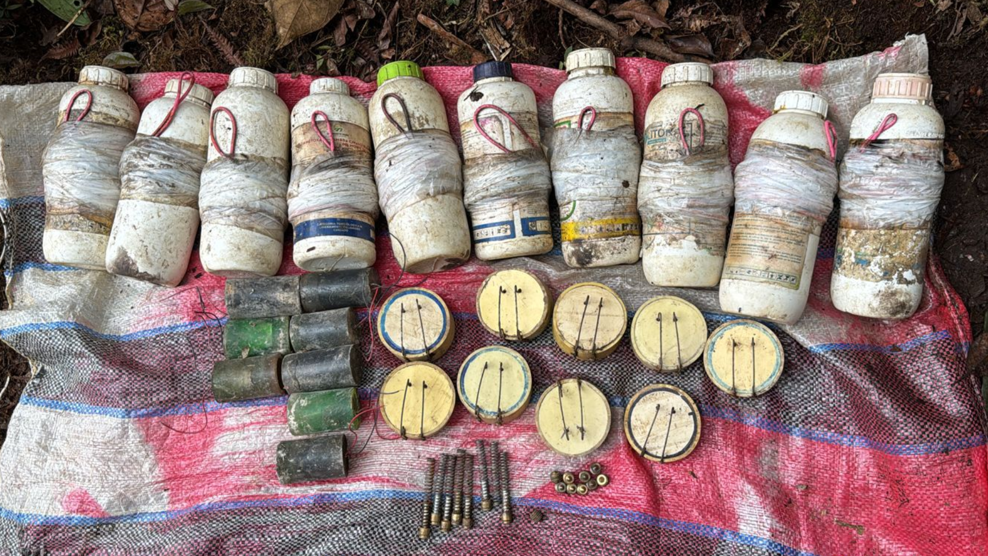 Explosivos de las disidencias de Mordisco. 