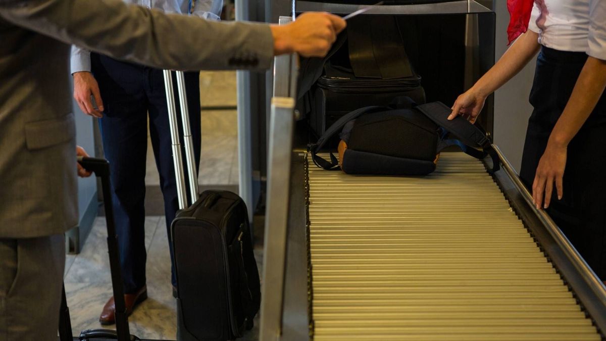 La Aerocivil prohibió llevar power banks en equipaje de bodega en vuelos en Colombia.