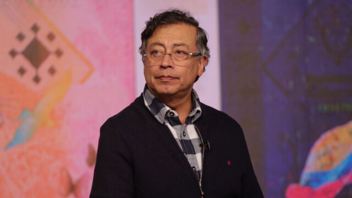 Representantes Julio César Triana y Alirio Uribe debatieron en Rounds FM sobre los viajes internacionales del presidente Gustavo Petro.