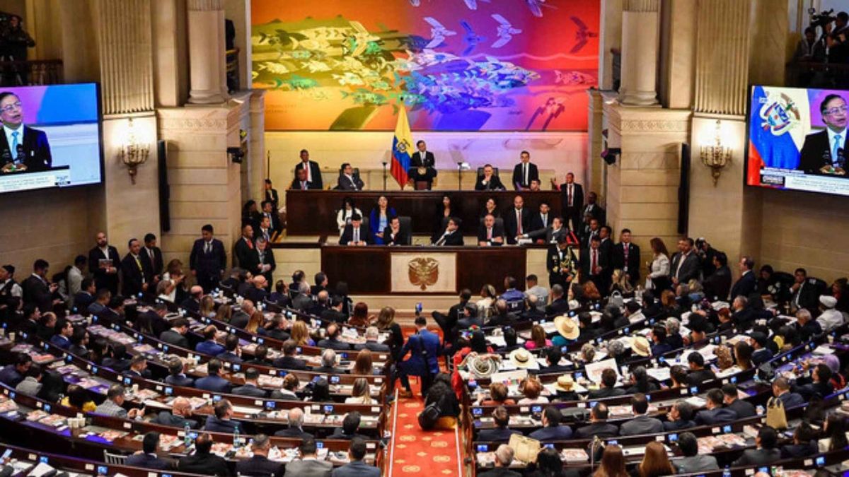 El ingreso mensual de los congresistas define el monto de su pensión bajo el régimen especial en Colombia.