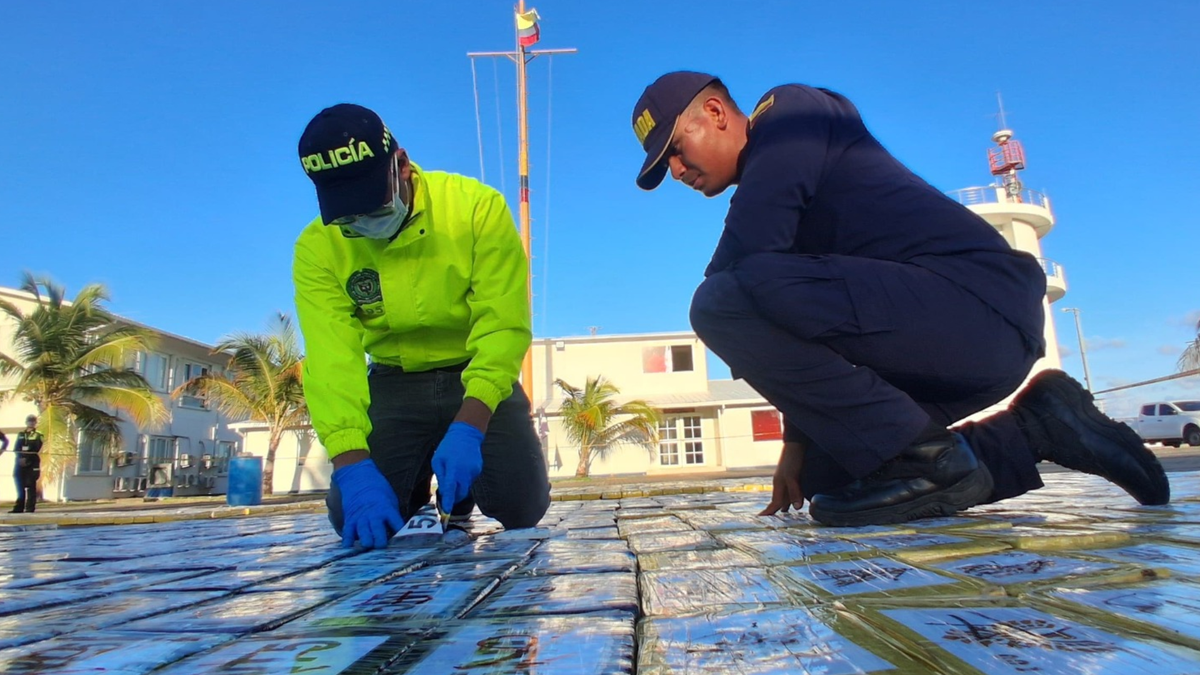 Droga incautada por la Armada Nacional.