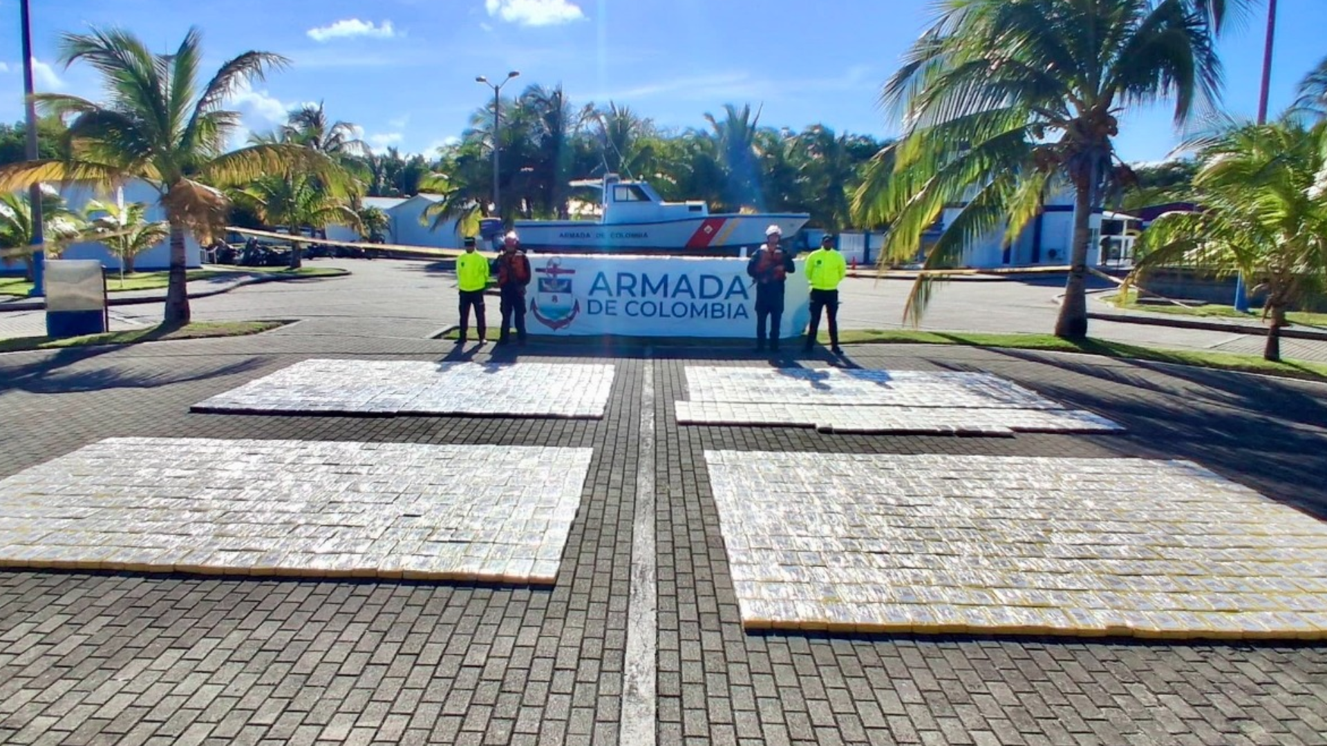 Droga incautada por los marinos de la Armada Nacional. 