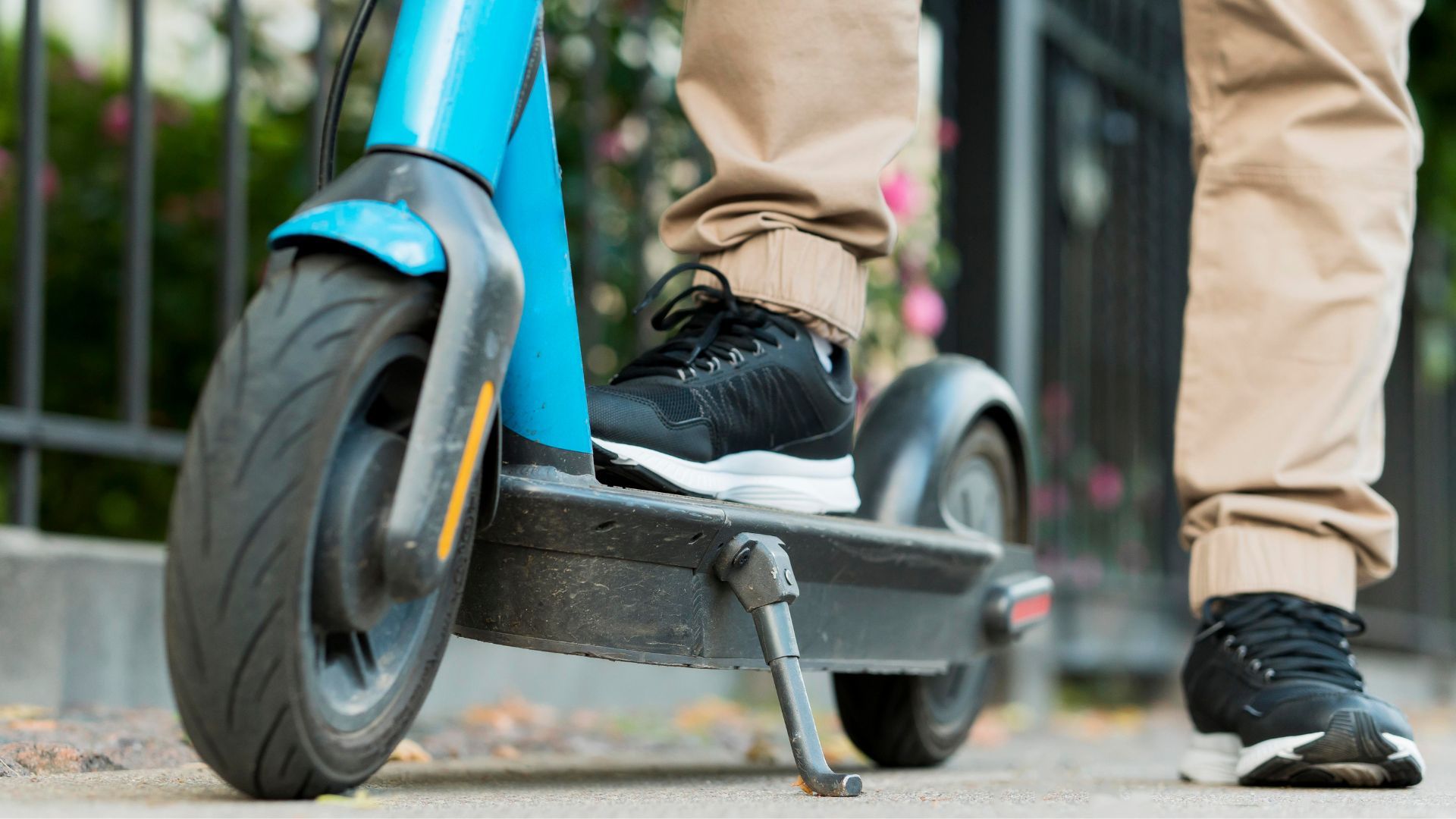 Los vehículos solo podrán circular por vías permitidas.