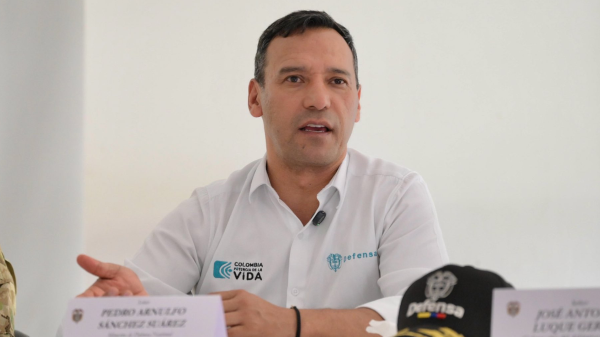 Ministro de Defensa, Pedro Sánchez.