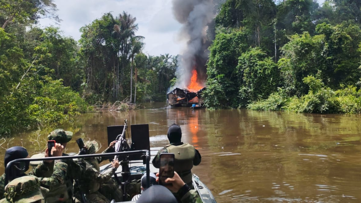 Operaciones del Ejército Nacional contra la minería ilegal.