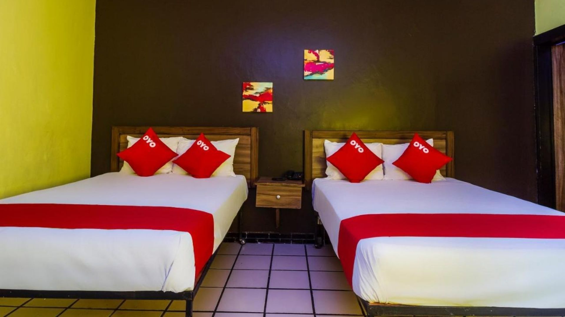 Hotel en San Juan de Dios, Guadalajara, con acceso a la Plaza de los Mariachis y tarifas desde 61.000 COP.