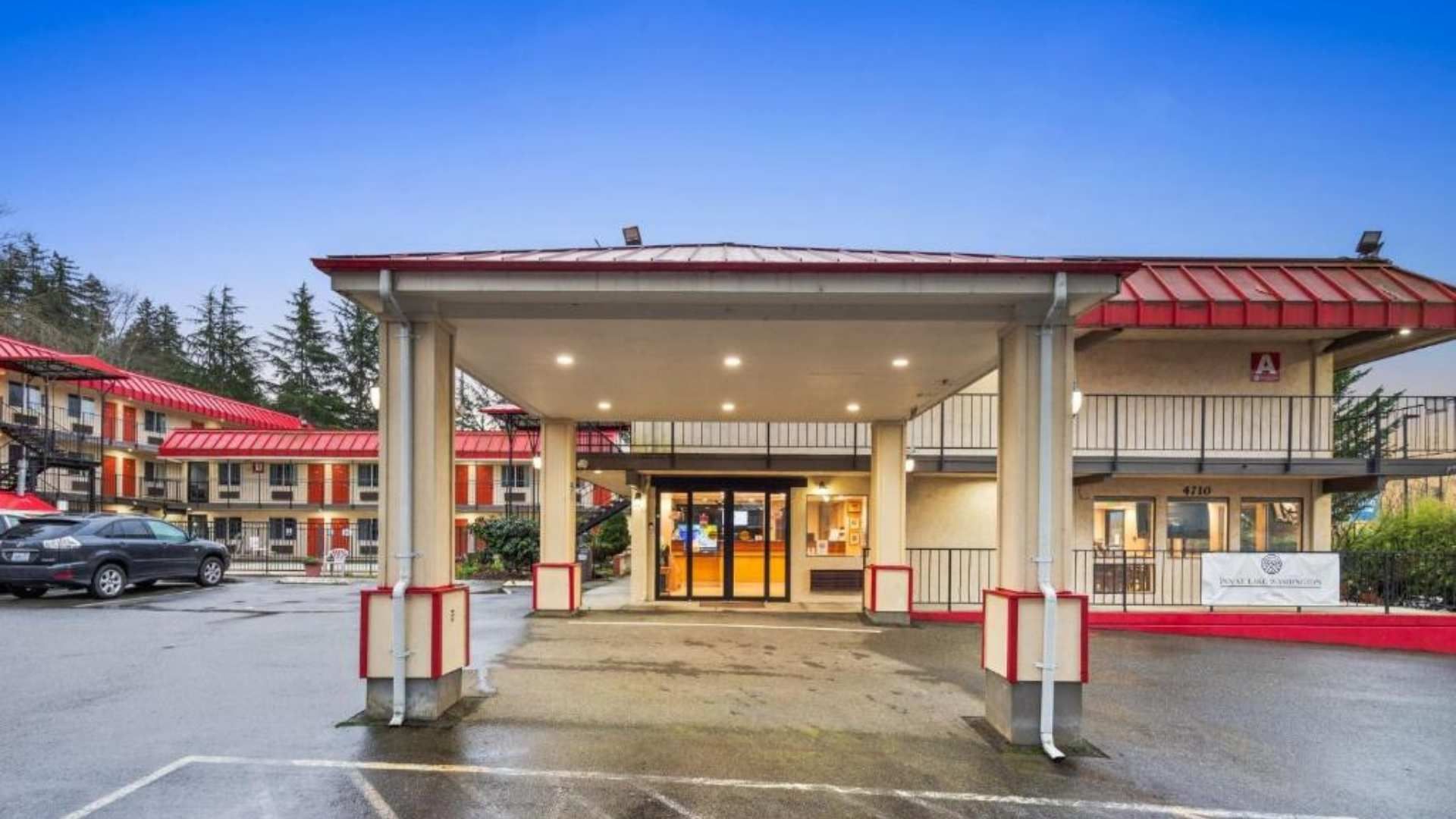 Hospedaje en Renton con acceso a Seattle y tarifas desde 55 dólares por noche.