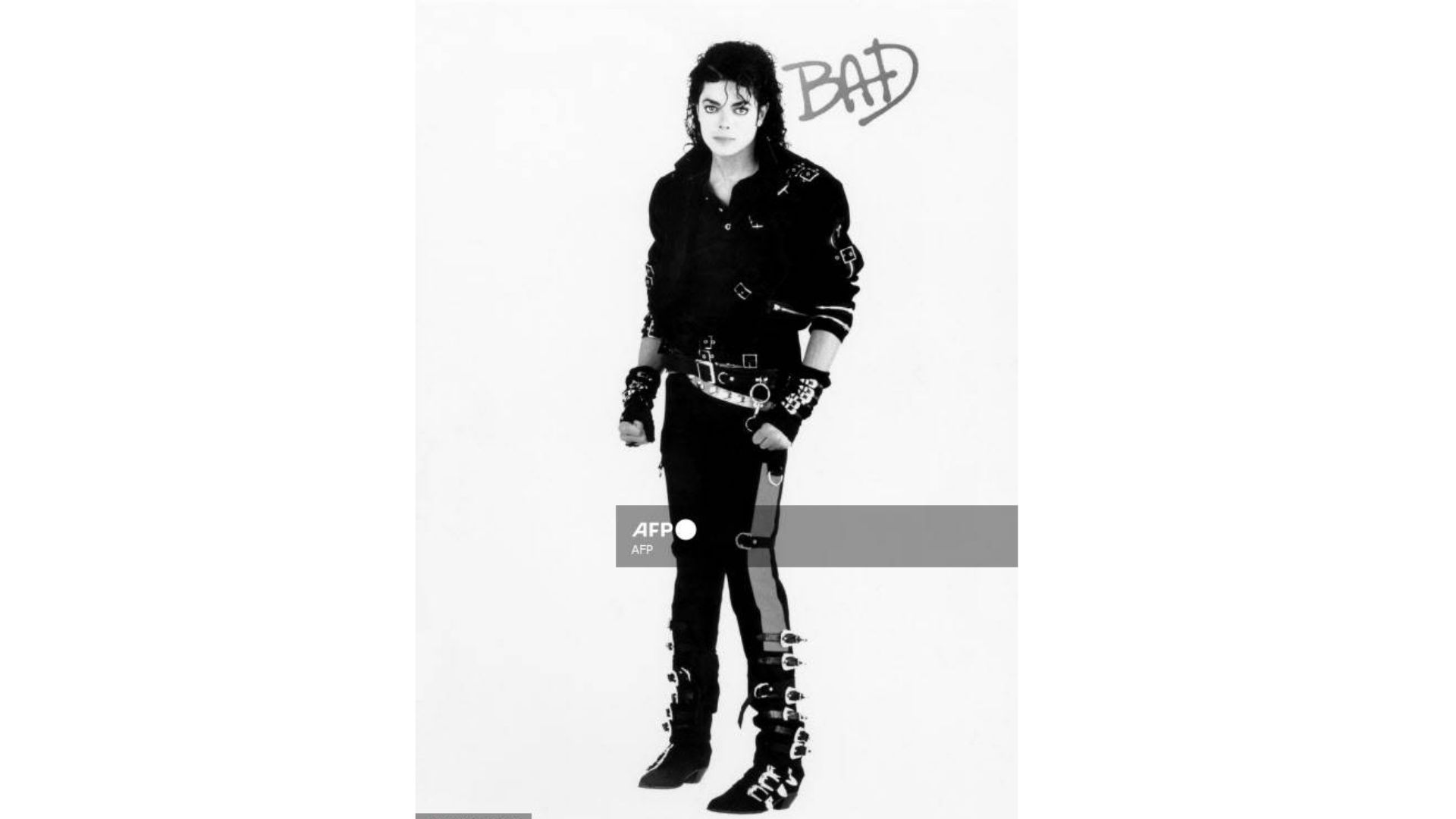 Rubén Blades participó con una introducción hablada en la versión en español del tema de Michael Jackson.