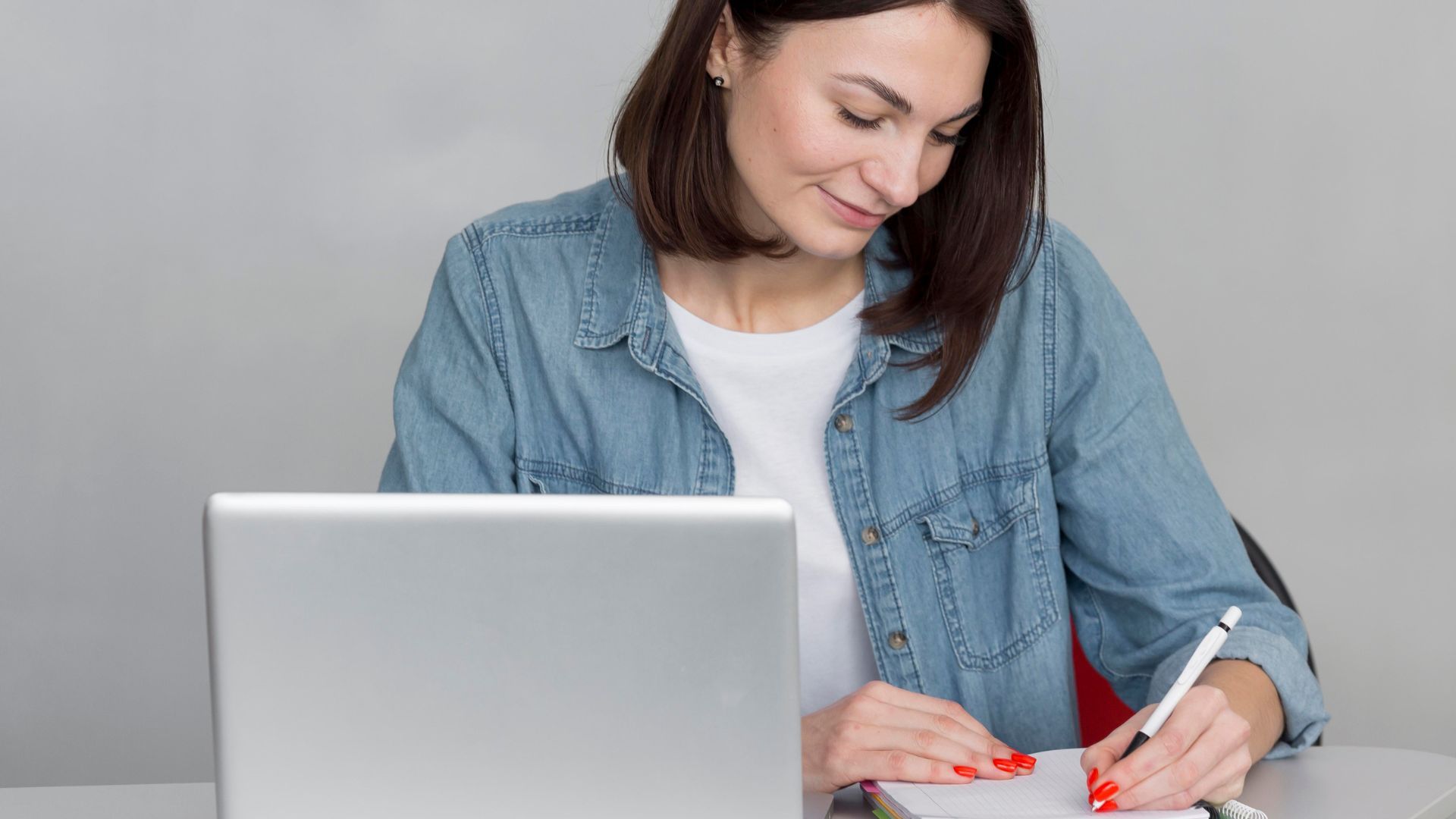 Para aplicar es necesario llenar un formulario de inscripción.