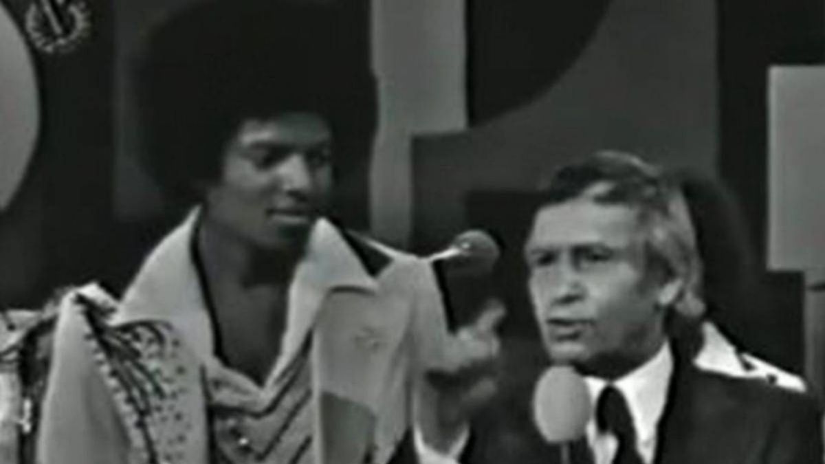 Michael Jackson durante su visita a Venezuela, cuando respondió “Sí” y “No” en un programa de televisión.