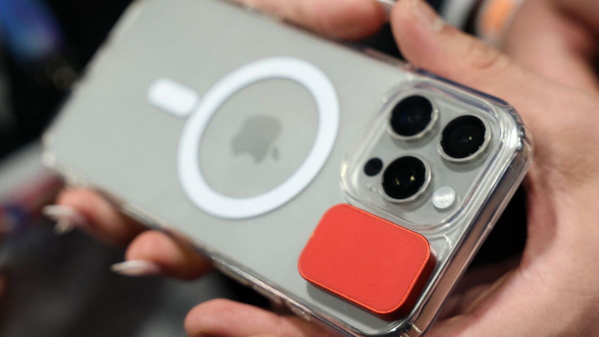 El iPhone 18 Pro Max incluiría mejoras en la cámara frontal según filtraciones.